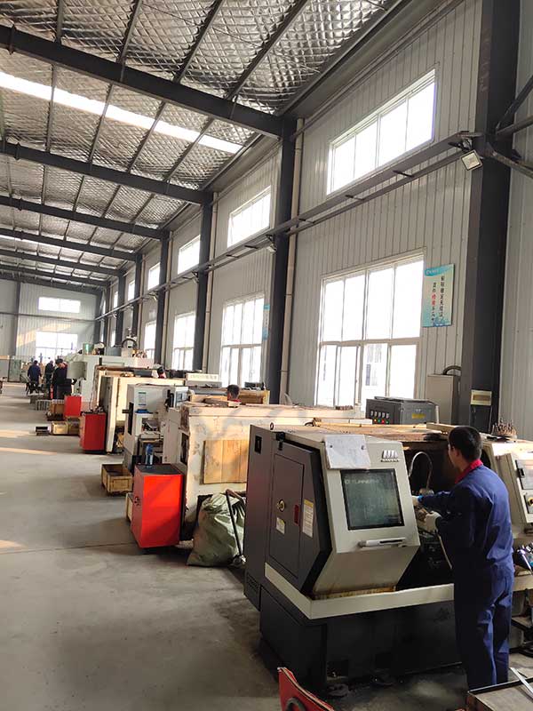 聚氨酯保温发泡机(图2) 聚氨酯保温发泡机配件采用数控机批量加工