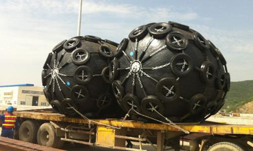 聚氨酯护舷填充喷涂机(图1) 聚氨酯护舷填充喷涂机