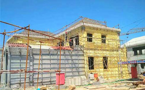 外墙保温层现场发泡聚氨酯喷涂案例