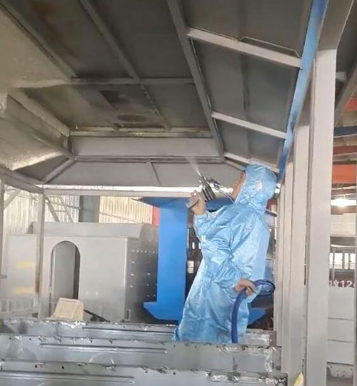 车厢顶棚保温隔热聚氨酯喷涂发泡