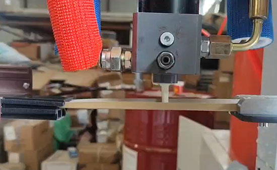 JX-H-P30S穿条机 穿纸条式铝型材发泡设备案例